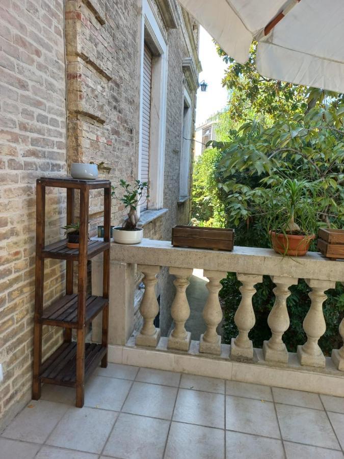Eli 'S Home Vasto Luaran gambar